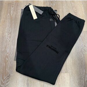 NWT Fear of God Men Essential Men Stretch limo Pants size Large